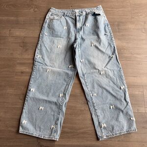 Forever 21+ 90s Fit jeans with bows sewn on - size 16